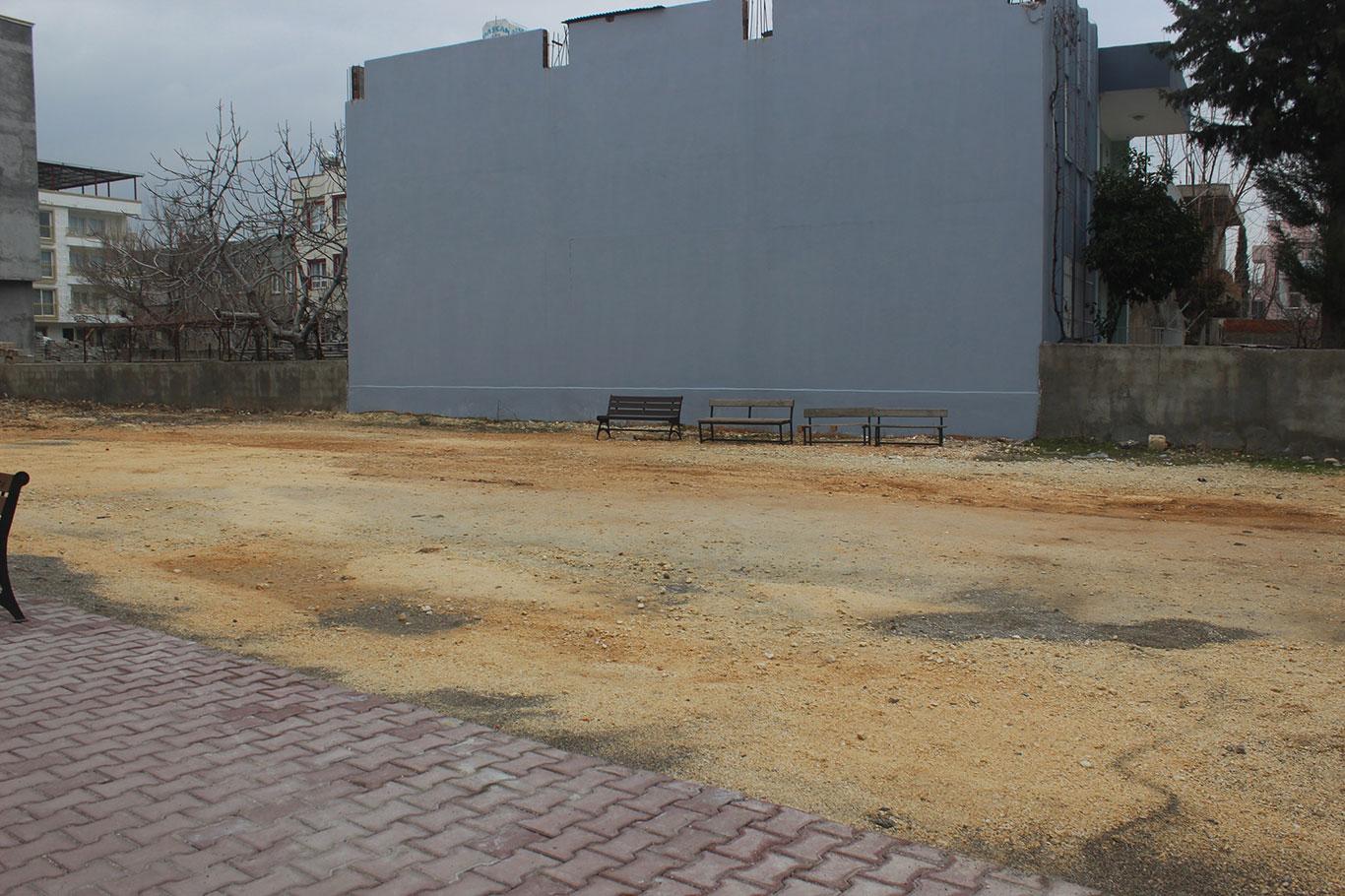 Adıyamanlı mahalle sakinleri, 30 bin nüfuslu mahalleye sosyal tesis yapılmasını istiyor Adıyamanlı mahalle sakinleri, 30 bin nüfuslu mahalleye sosyal tesis yapılmasını istiyor